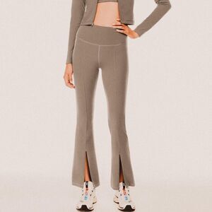 Aritzia TNA Butter™ Atmosphere Hi-Rise Split Flare Leggings Green XL athleisure